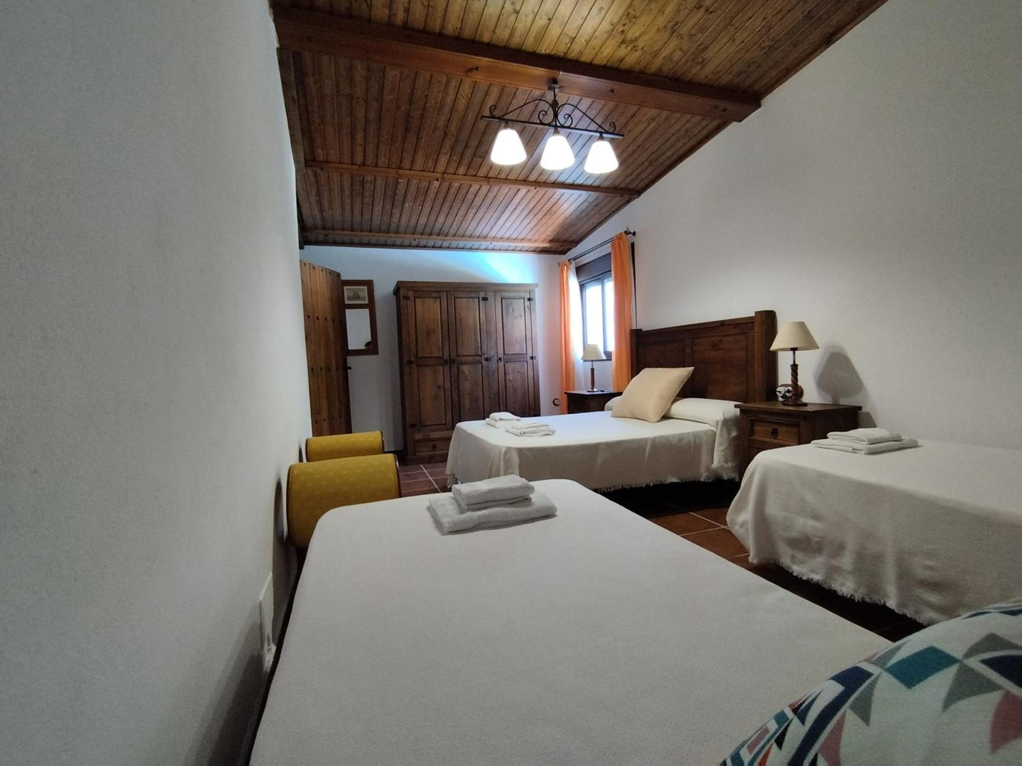 Vivienda Rural Los Madronos Malcocinado  ภายนอก รูปภาพ