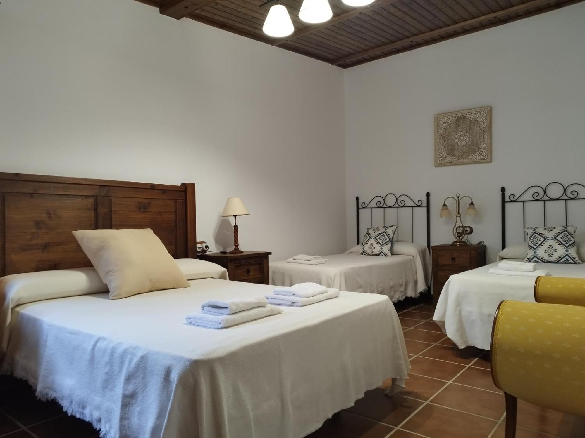 Vivienda Rural Los Madronos Malcocinado  ภายนอก รูปภาพ